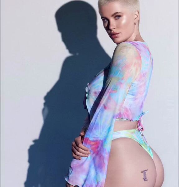 Ireland Baldwin desnuda #109375353