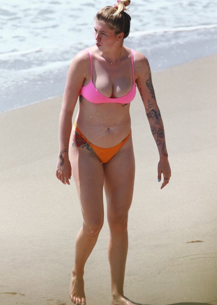 Ireland Baldwin desnuda #109375371