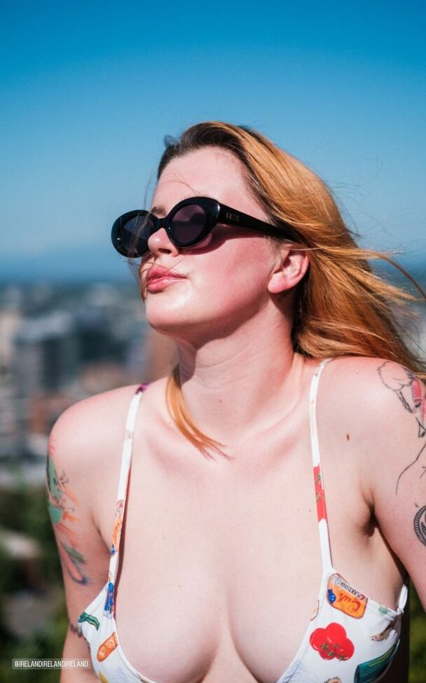 Ireland Baldwin desnuda #109375383