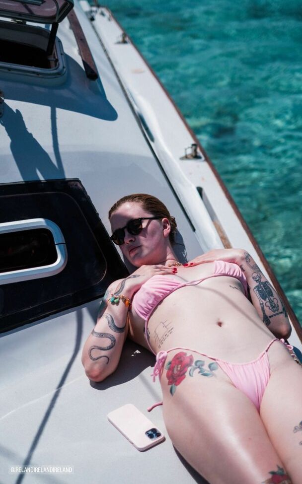 Ireland Baldwin desnuda #109375398