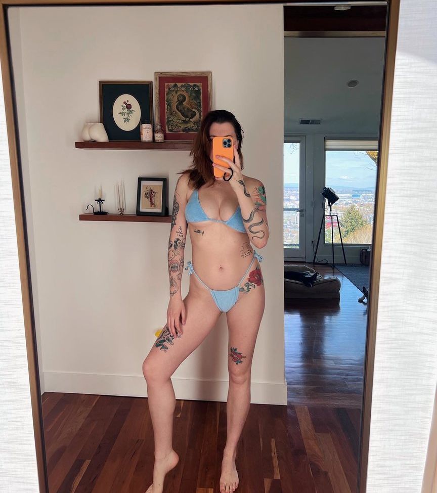 Ireland Baldwin desnuda #109375448