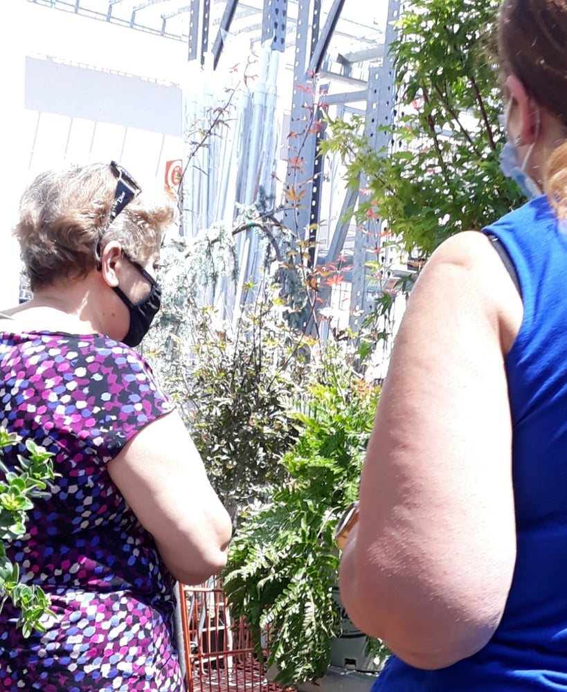 Cellulite Schlampen 2 . sehr fette Arme, schlaffer Arsch, Cellulite Bein
 #87508510