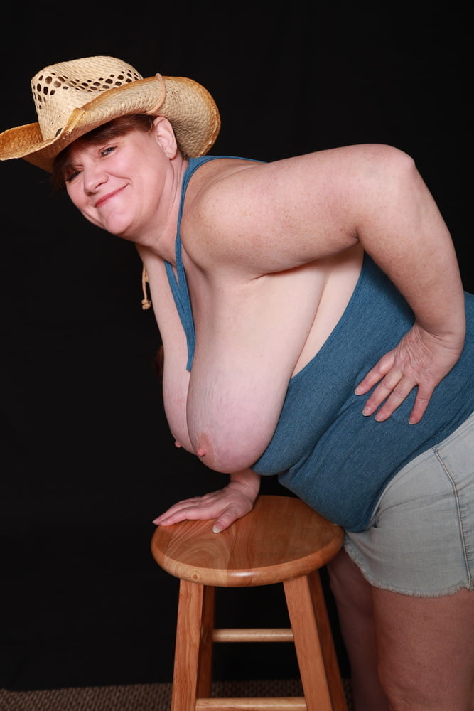 Sally tetas 40f
 #99921857