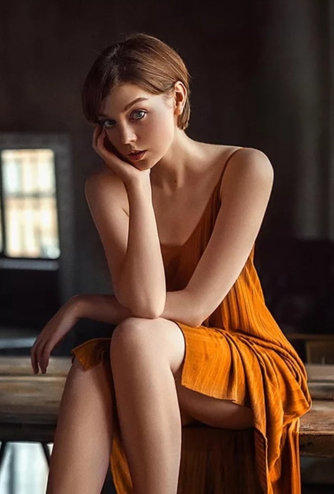 Schöne Frauen
 #106146483