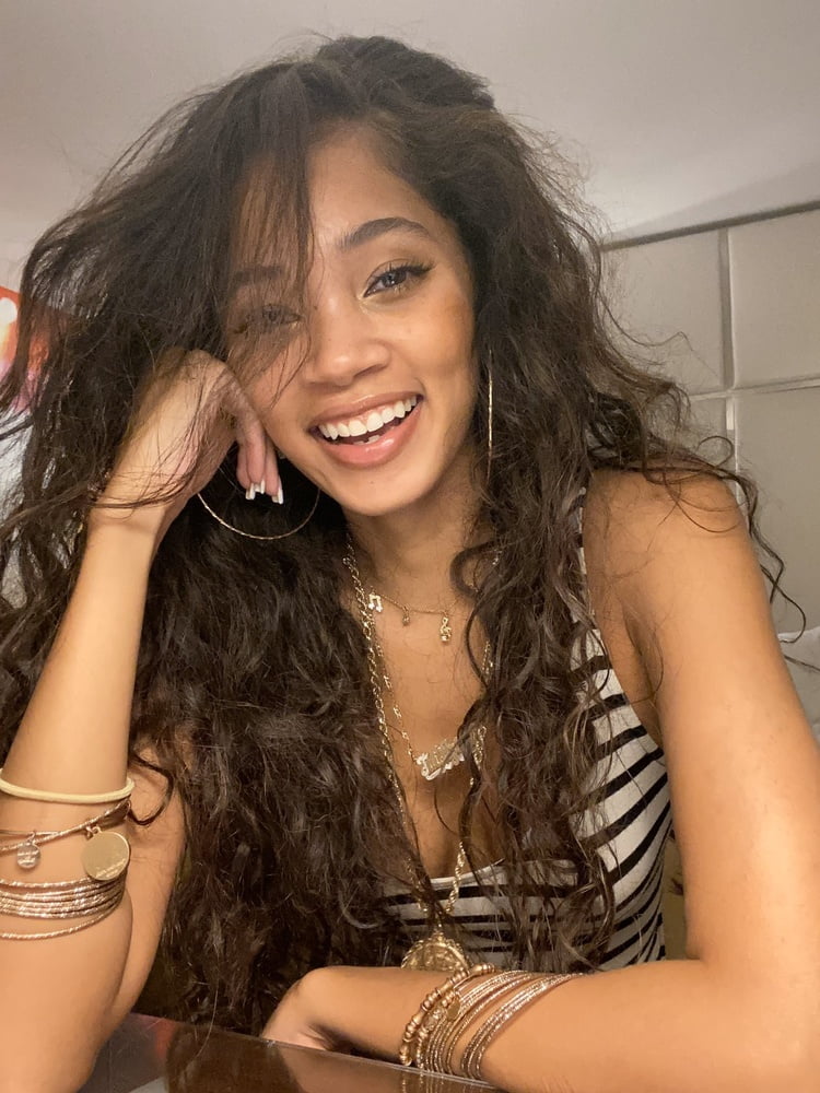 Schöne Frauen
 #106146540