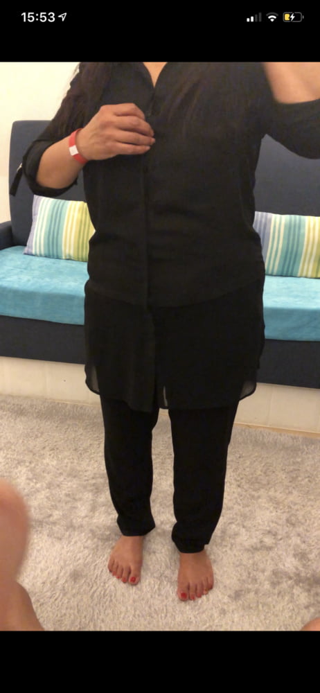 Reife haarige indische Milf
 #81184218