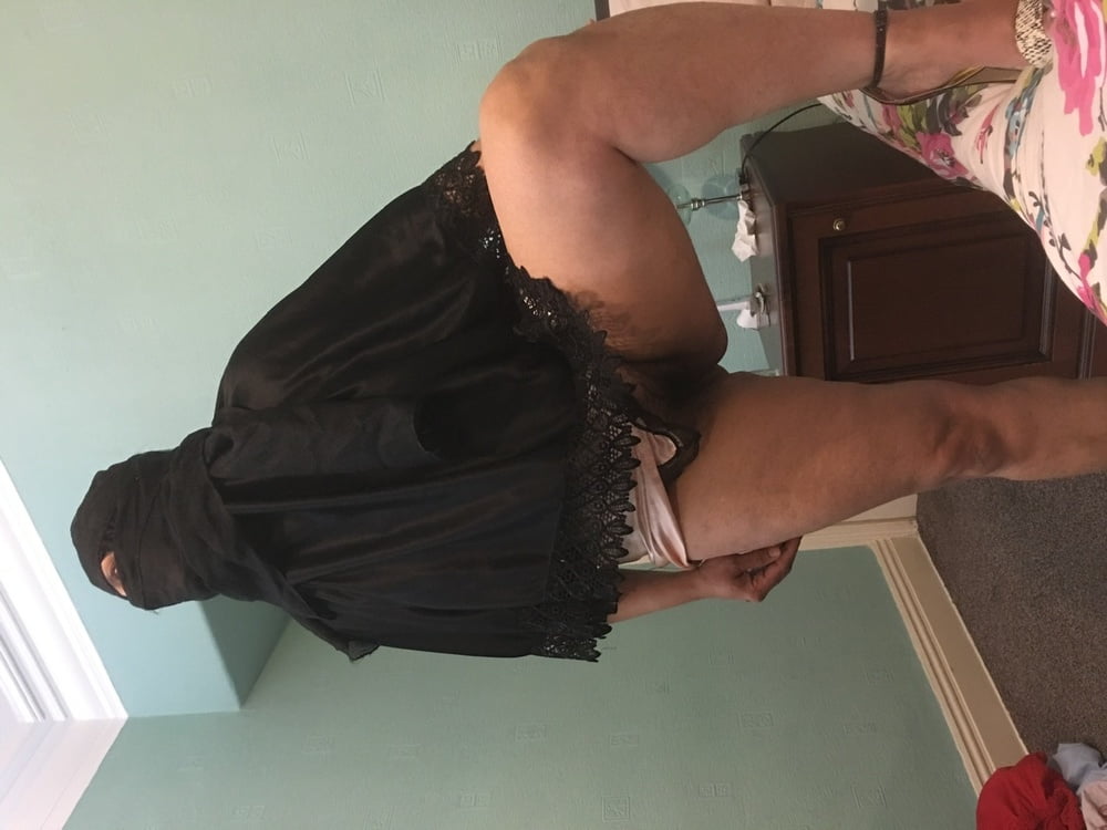 Reife haarige indische Milf
 #81184315