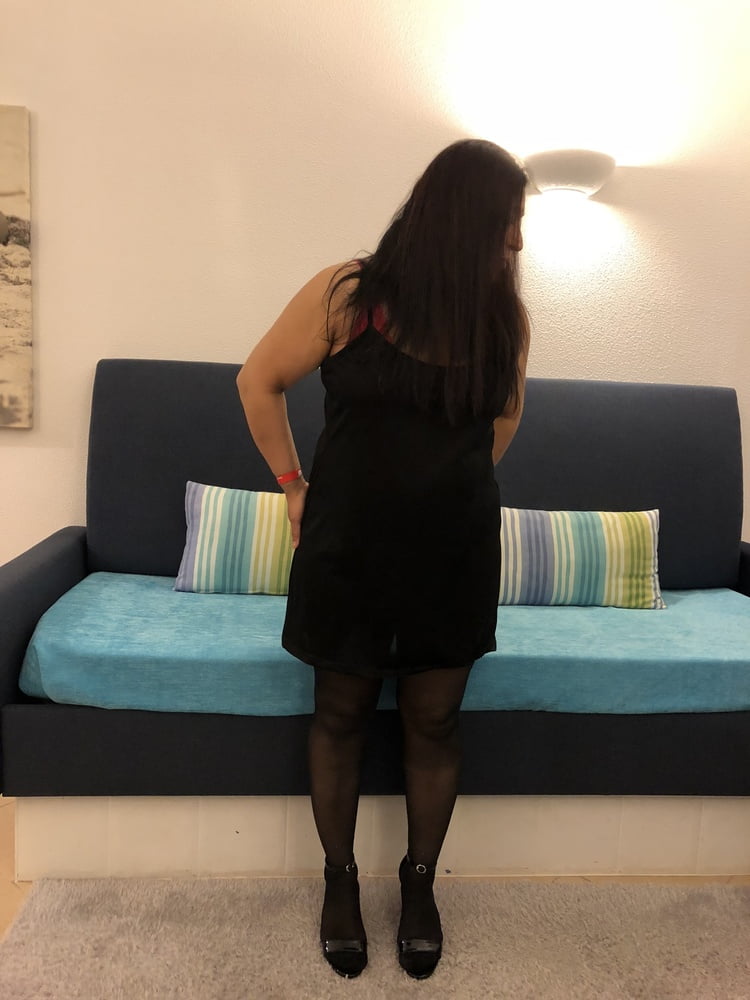 Reife haarige indische Milf
 #81184416