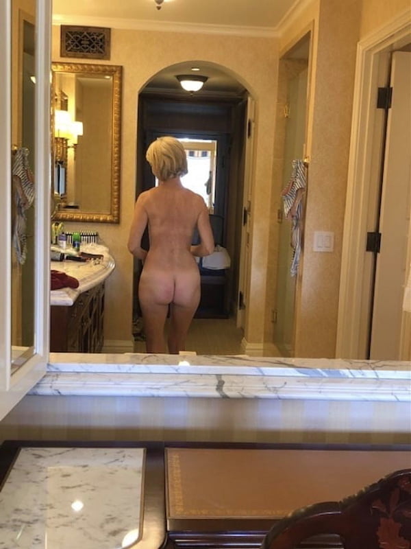 This mature blonde is fucking hot #80685923