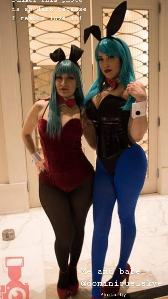 Dames en cosplay et déguisements 2
 #96372138