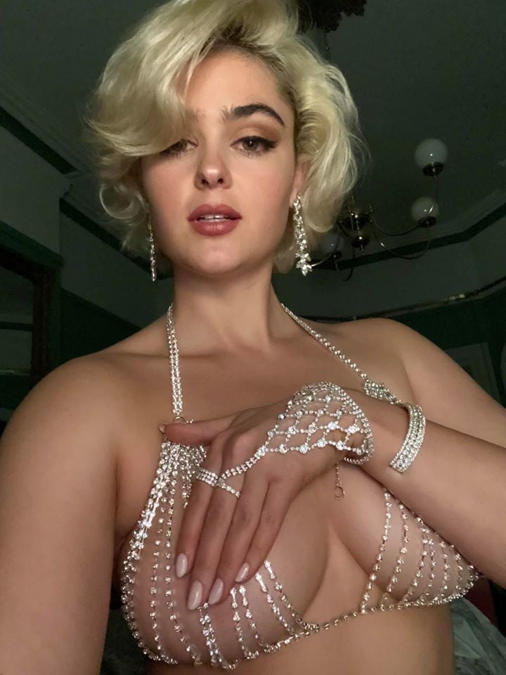 #mondayPussy #89457640