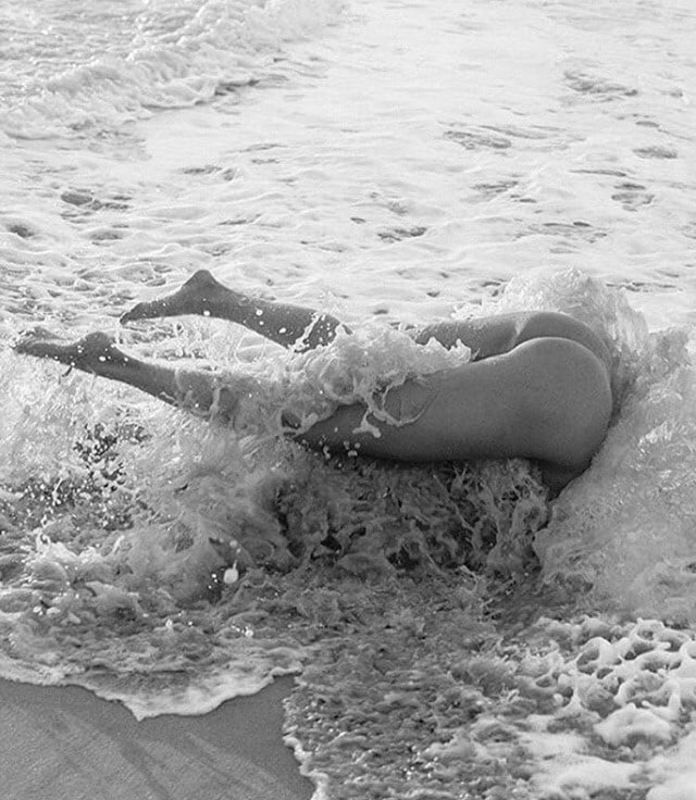 ビーチウーマン
 #103531099