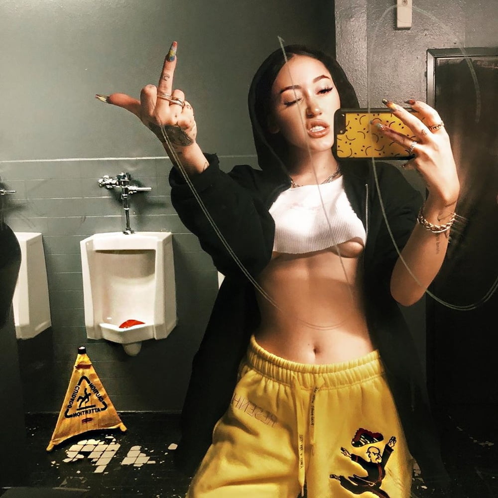 Noah Cyrus #103408958