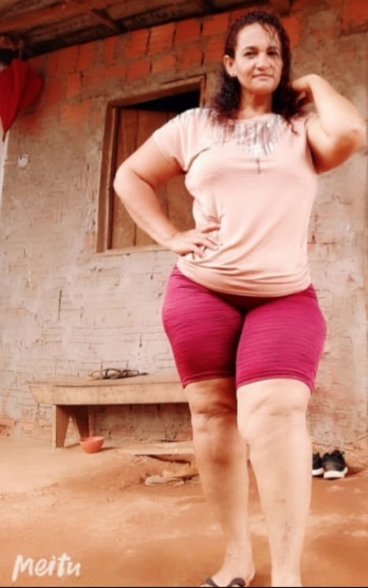 Rosi farias culona piernas hermosa madura culo maduro
 #97034655