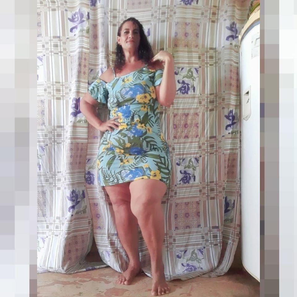 Rosi farias culona piernas hermosa madura culo maduro
 #97034671