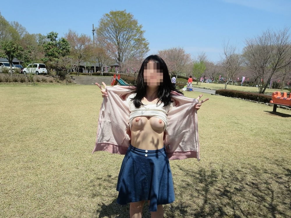 日本の女の子のアウトドア1
 #80172015