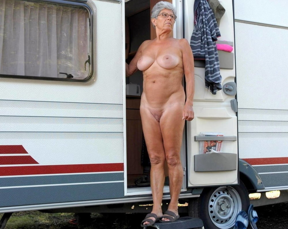 Nudist Oma
 #81036435