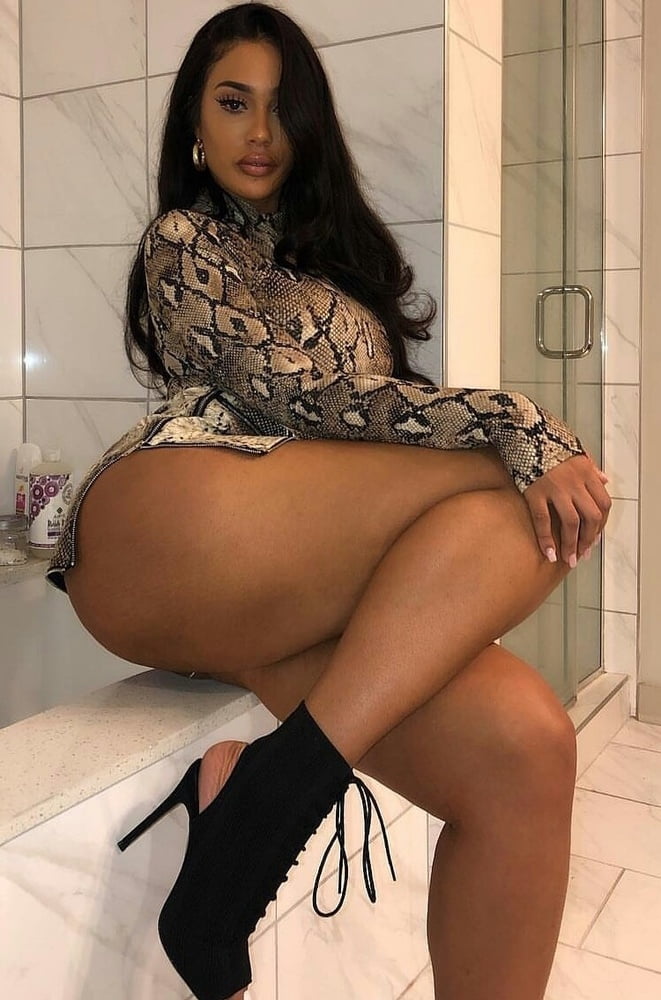 Mamacitas chichonas y culonas iii
 #97826008