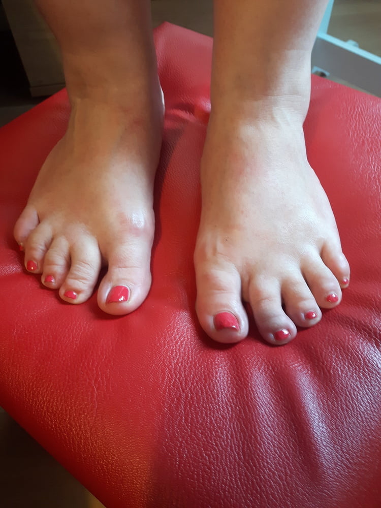Hot bbw femme sexy pieds et talons
 #106662331