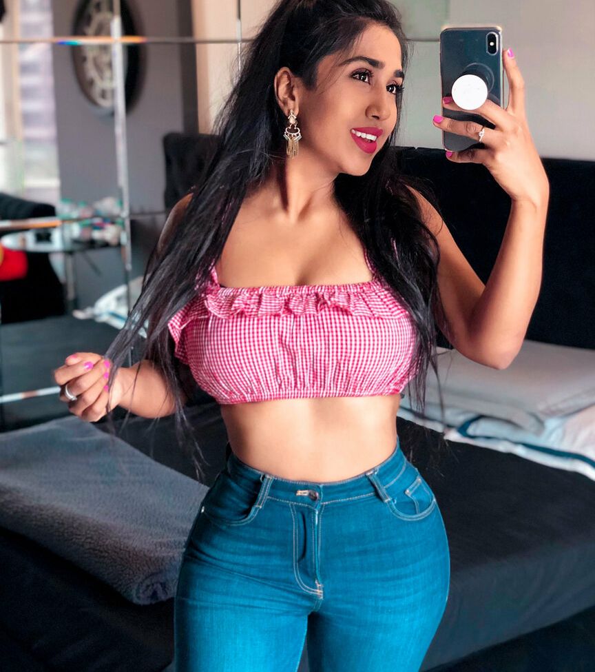 Scarlett M Rose nackt #109388396