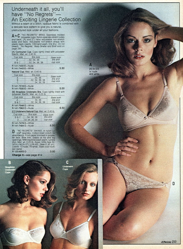 Alcune belle modelle di biancheria intima e lingerie vintage
 #97122202