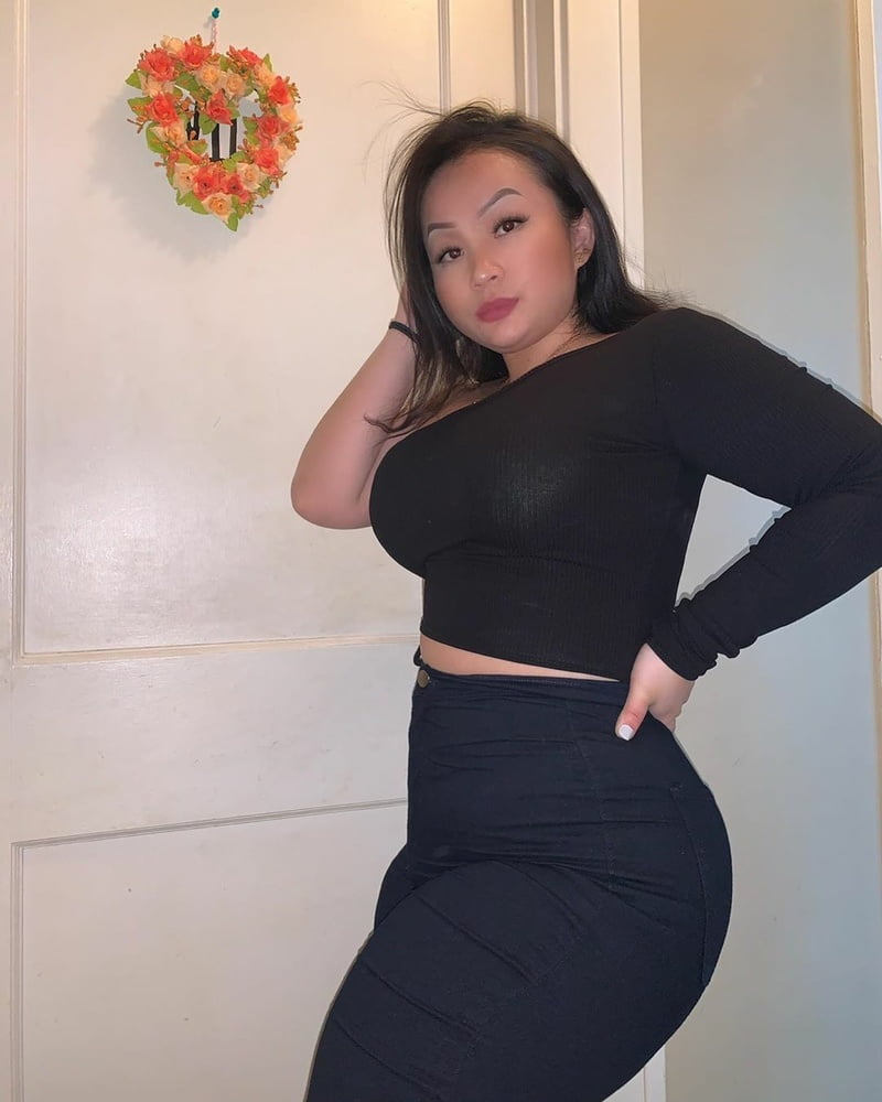 Random Girls #102995456