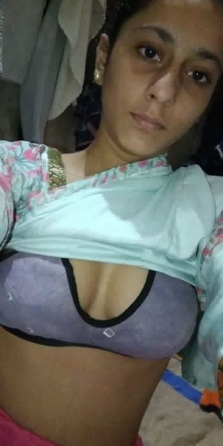 Ragazze desi casuali
 #105653577