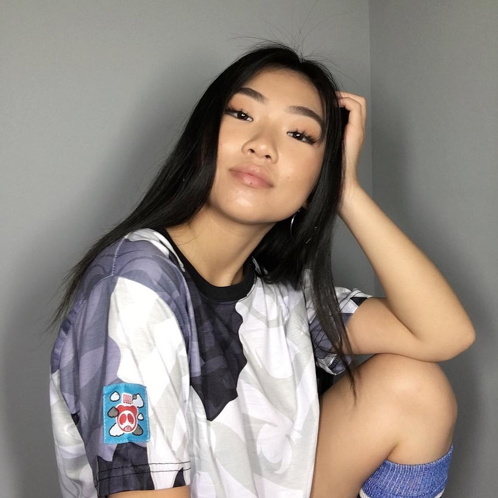 インスタ映えする18歳
 #100325715