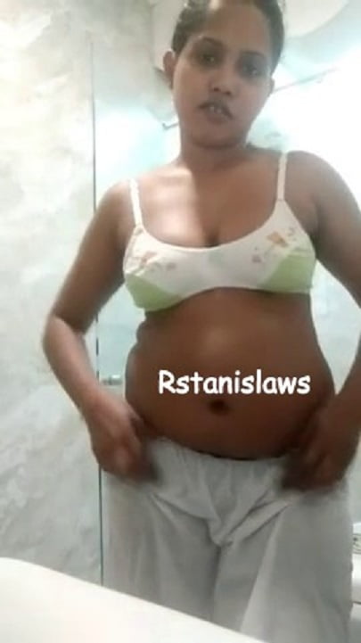 Sri Lankan Aunty Getting Nude at Barth room #79705687