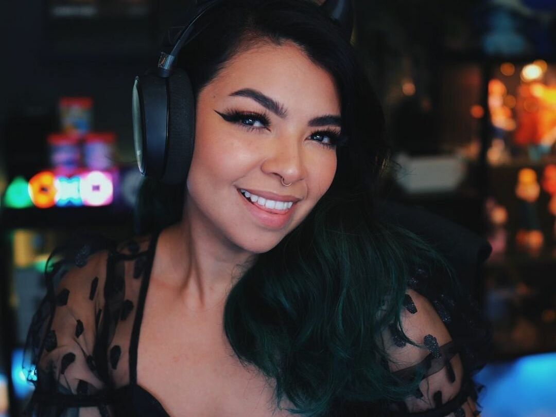 Aileen Senpai desnuda #108105246