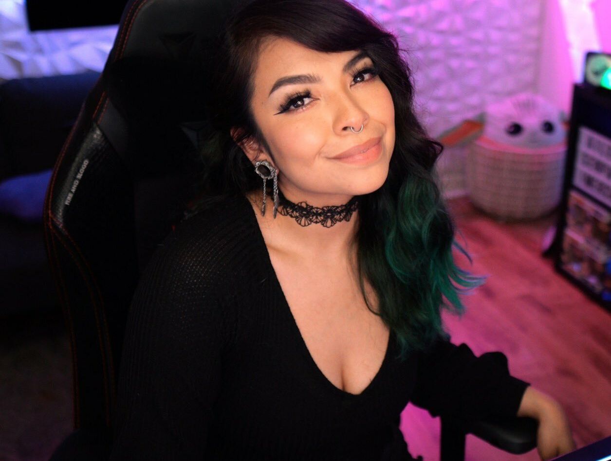 Aileen Senpai desnuda #108105251