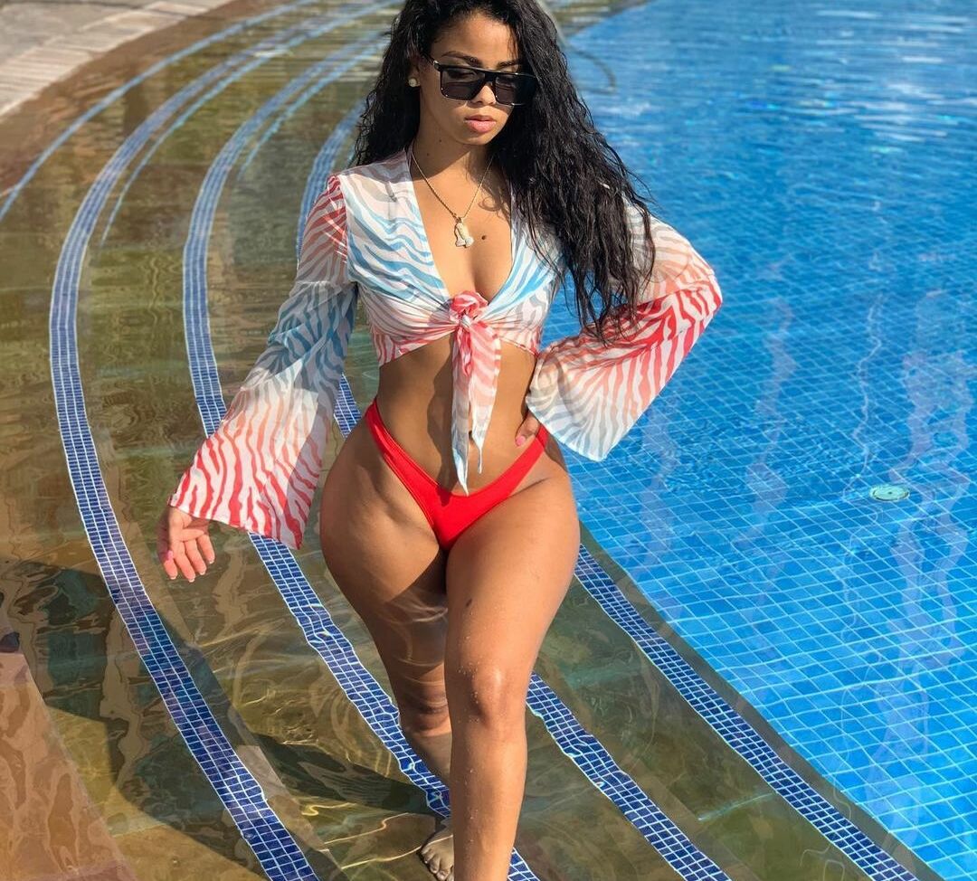 Rosairis desnuda #108266647