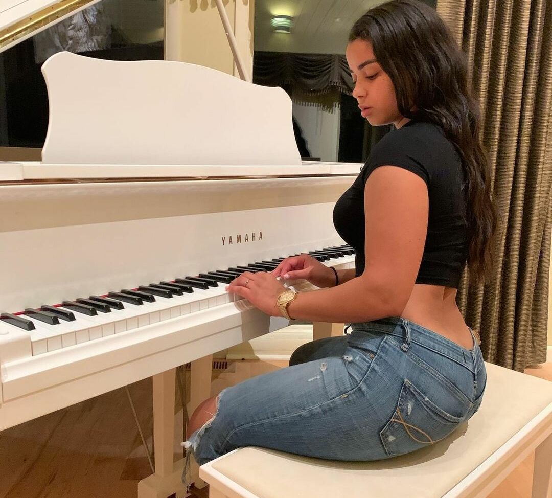 Rosairis desnuda #108266651