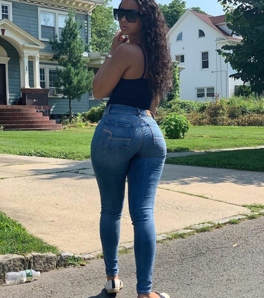 Rosairis desnuda #108266657