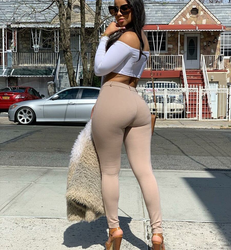 Rosairis desnuda #108266665