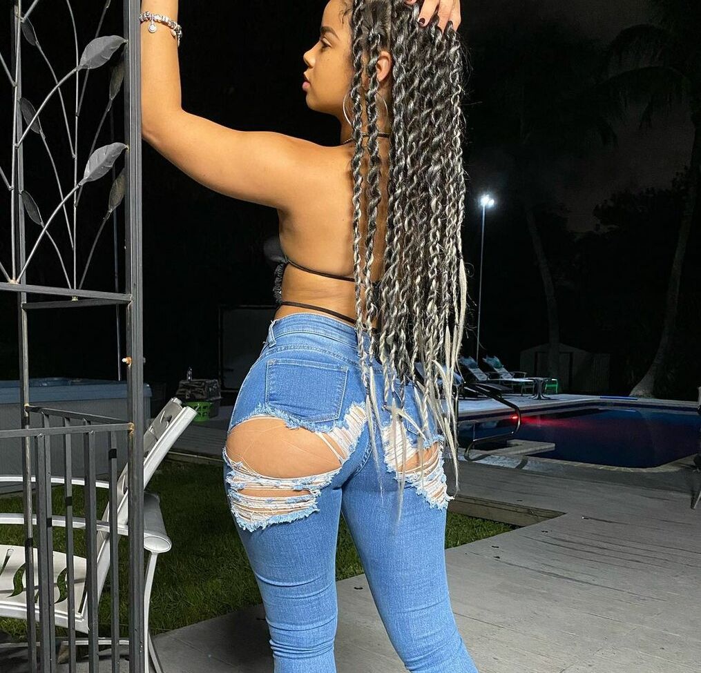 Rosairis desnuda #108266681