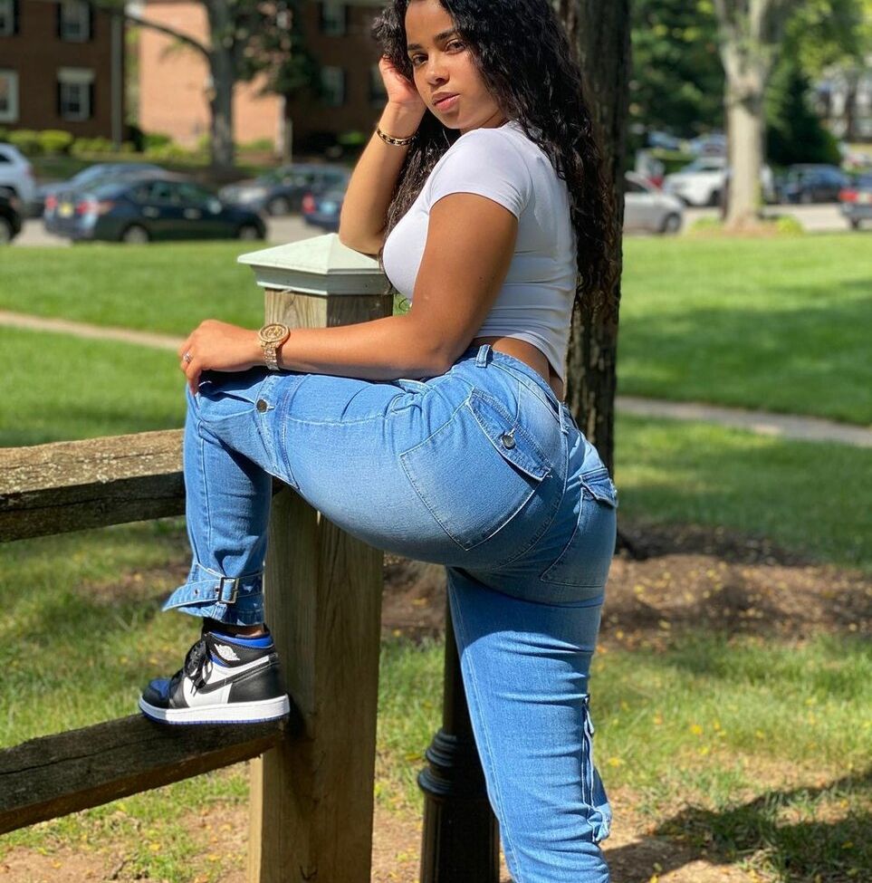 Rosairis desnuda #108266686