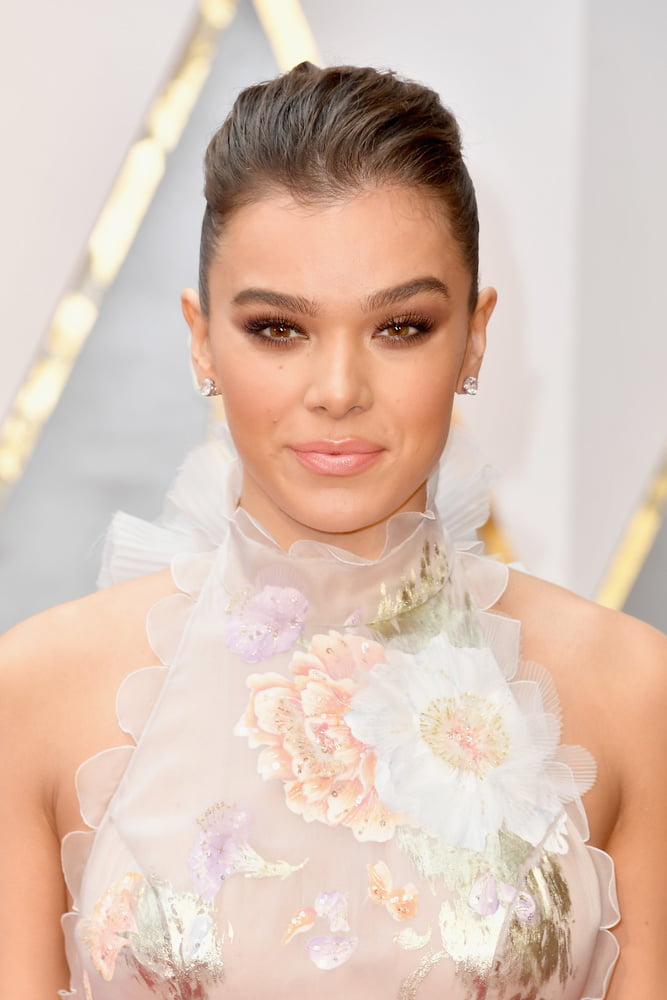 Jerk For Hailee Steinfeld #104092663