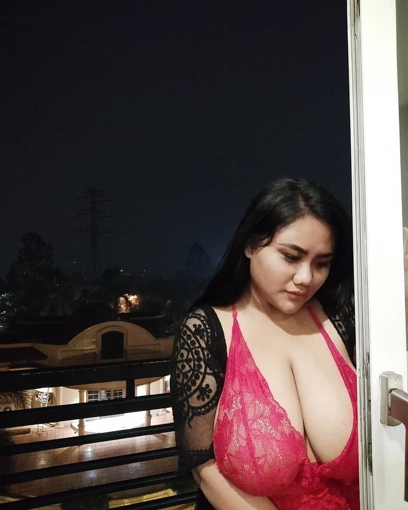 Wina busty indonesian
 #104650574