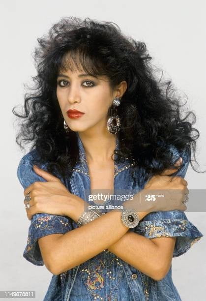 Ofra haza
 #89905073