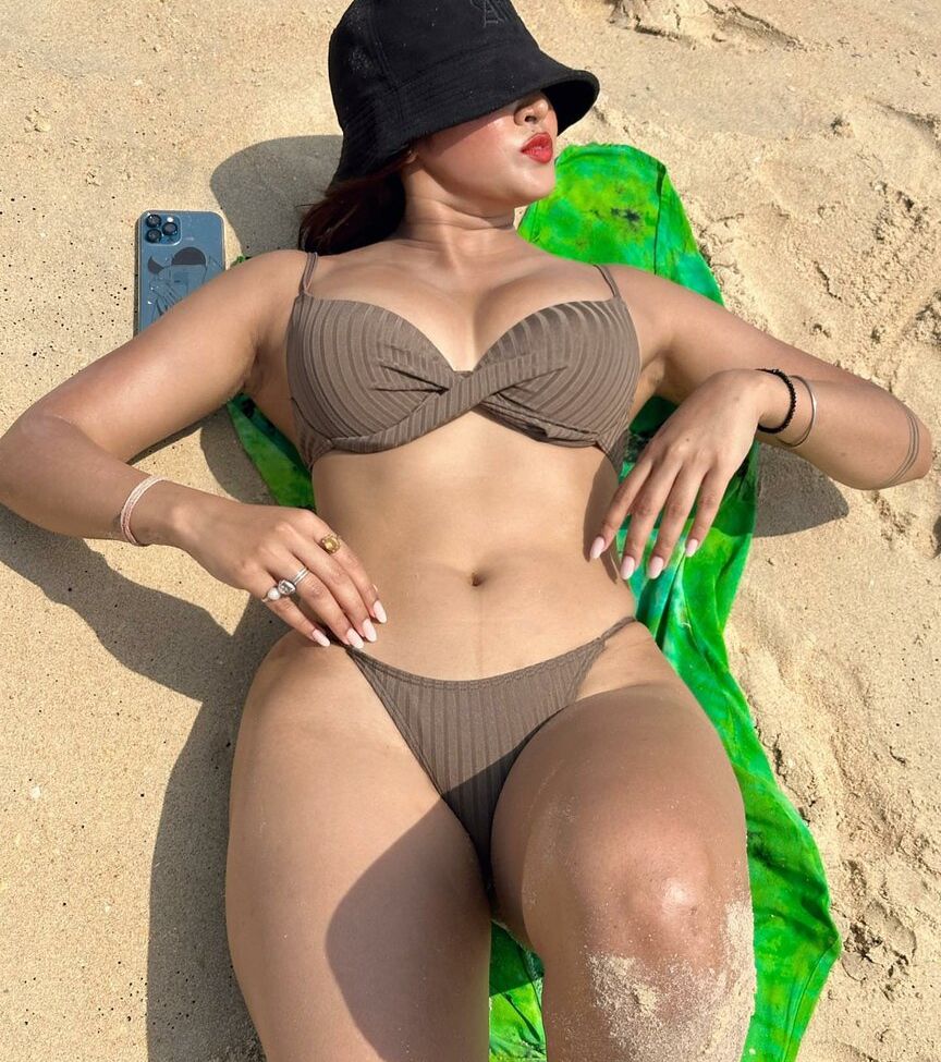 Sofia Ansari desnuda #109120162