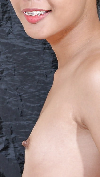 平らな胸のセクシーな女性
 #89791121