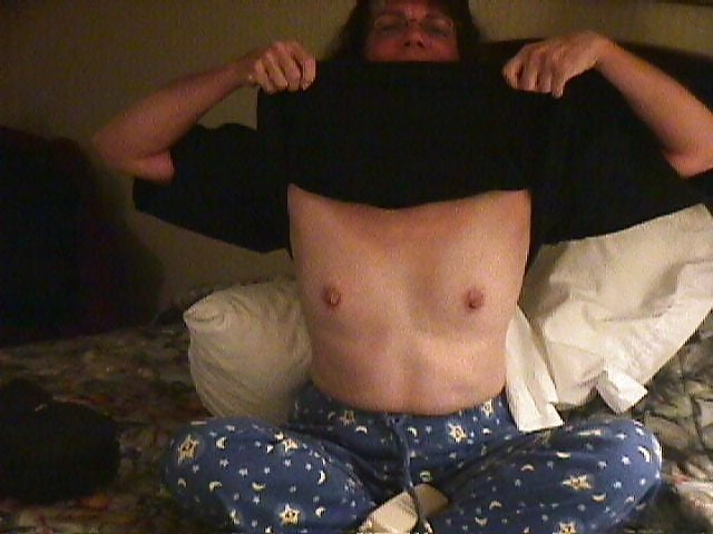 平らな胸のセクシーな女性
 #89791124