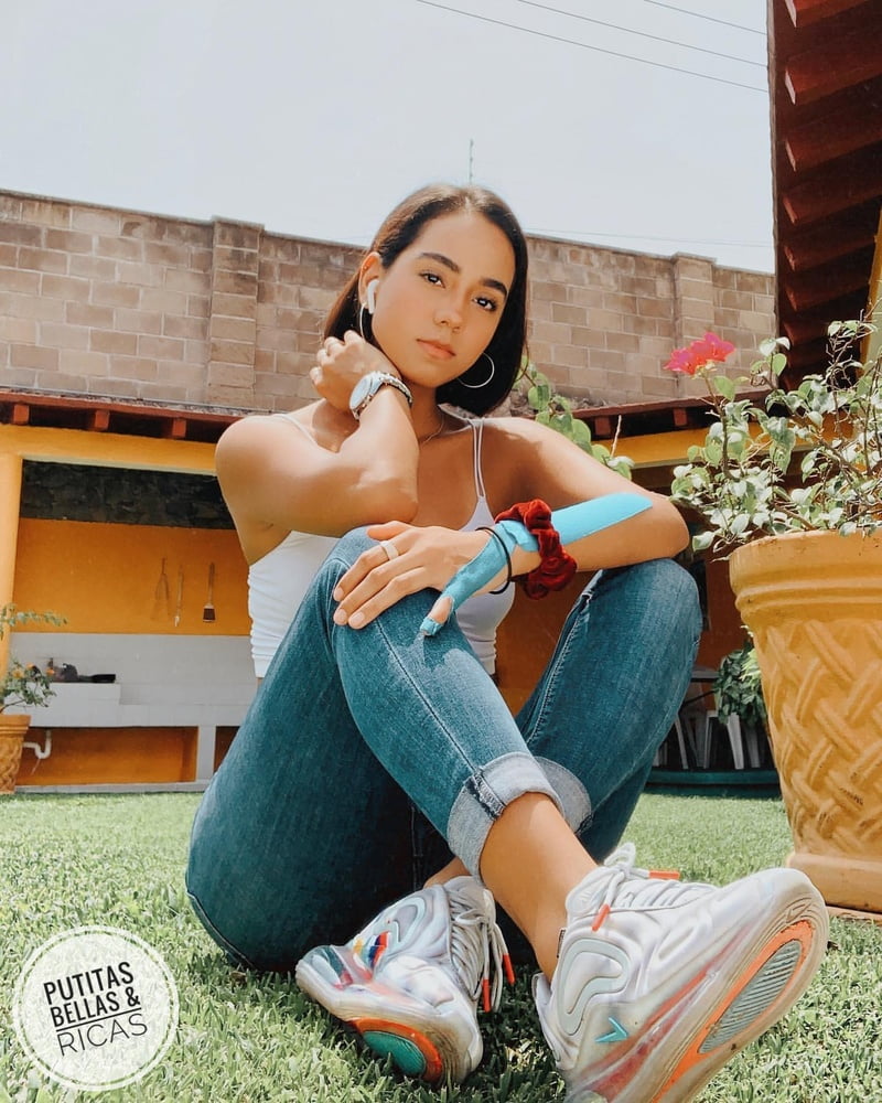 女性の写真 (18)
 #80066429