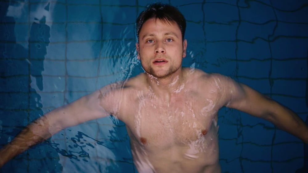 Male celebrity Max Riemelt totally nude vidcaps #106783103