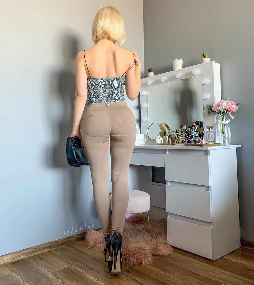 Hot ukrainischen gril, die doppelte anal zeigt ihren Körper mag 1
 #88684739