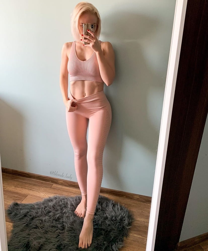 Hot ukrainischen gril, die doppelte anal zeigt ihren Körper mag 1
 #88684808