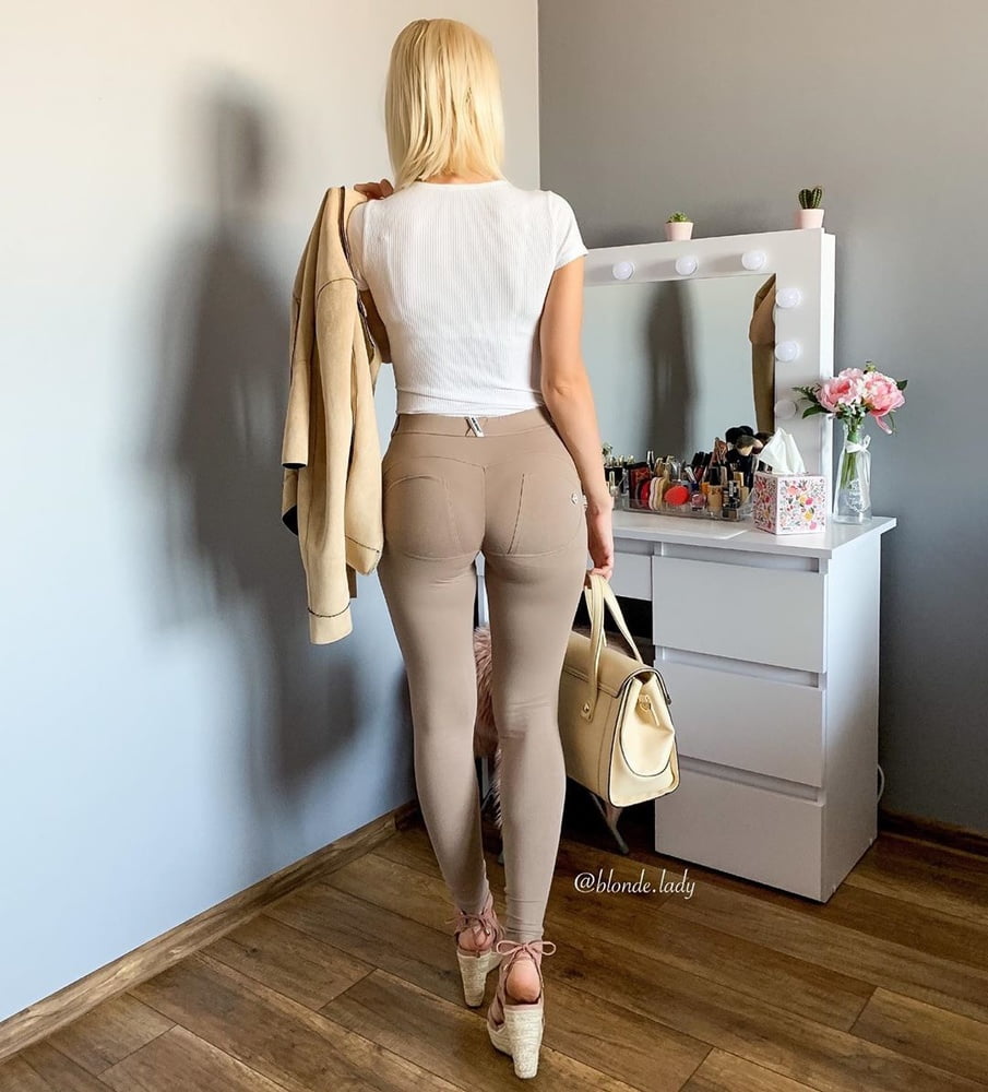 Hot ukrainischen gril, die doppelte anal zeigt ihren Körper mag 1
 #88684950