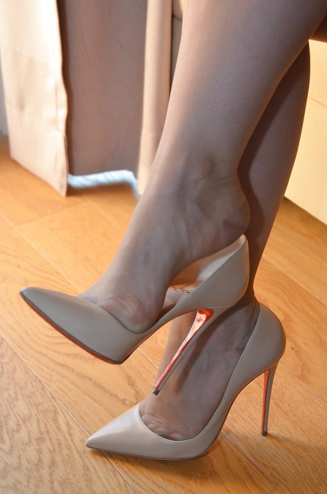 world of heels #81296162
