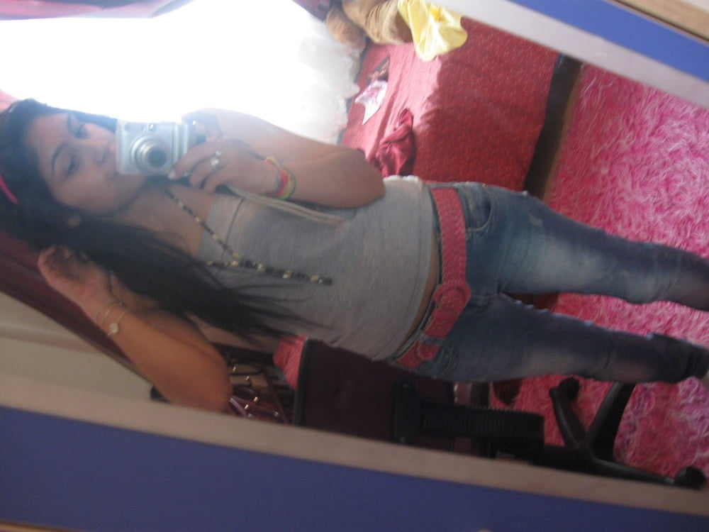 Chica deli deli
 #81074335